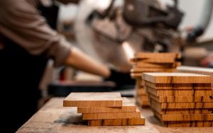 Kayu Mahoni bahan pintu dan furniture