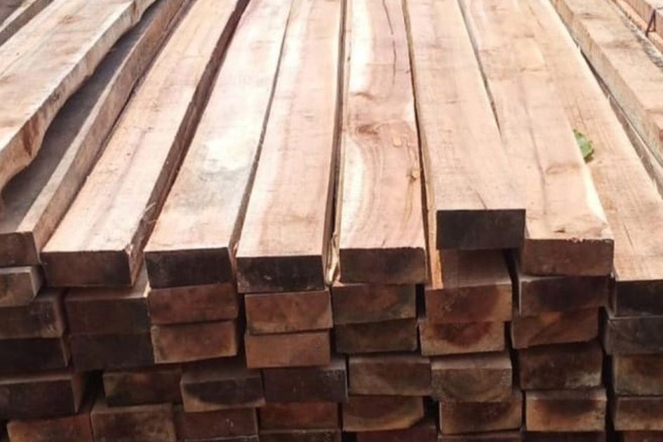 tukang kusen kayu